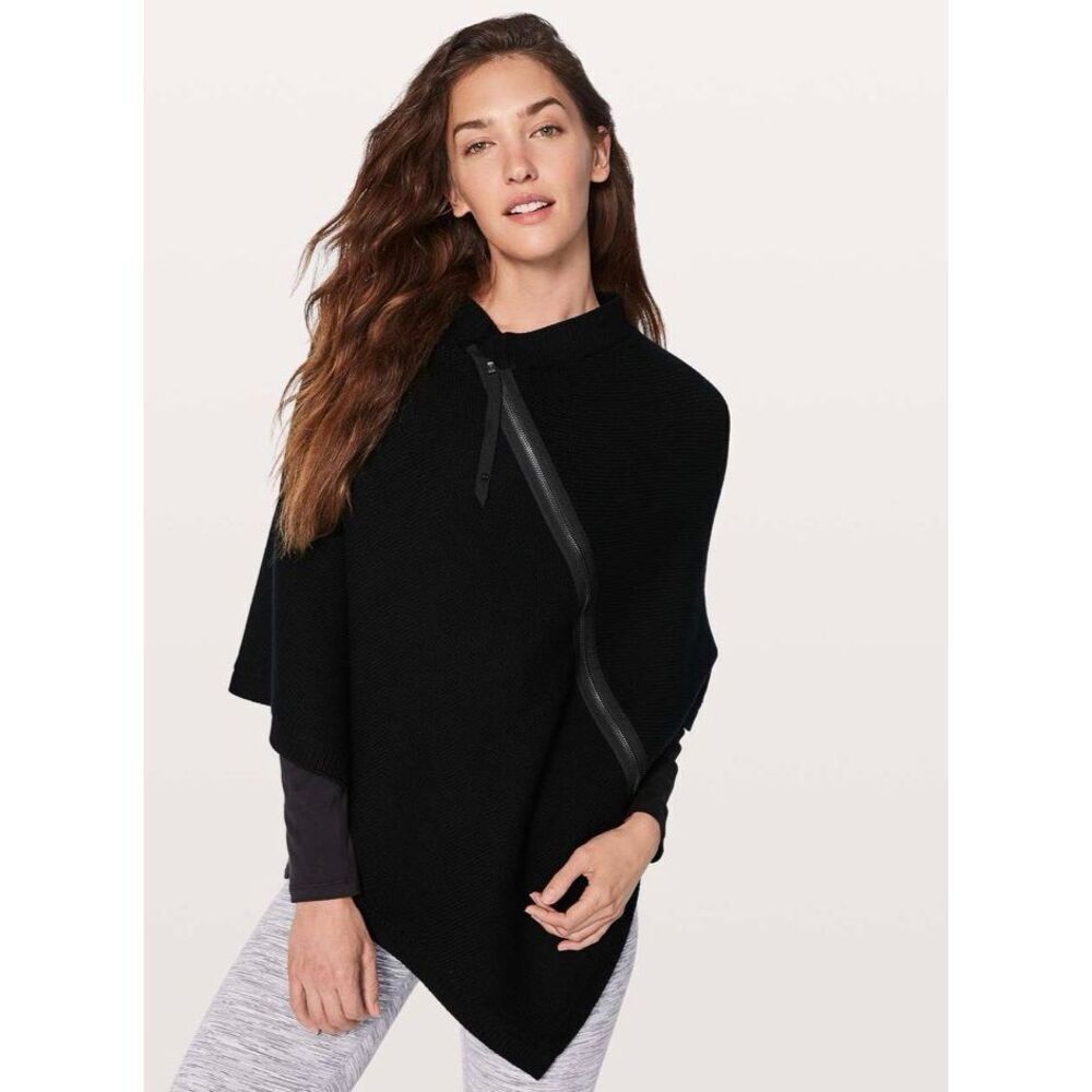 Lululemon On The Go Merino Wool Poncho in Black OS